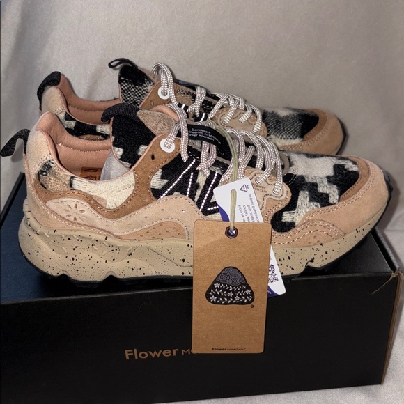 NWT Flower Mountain Yamano 3 Sneaker in Cappuccino Black - Picture 8 of 13